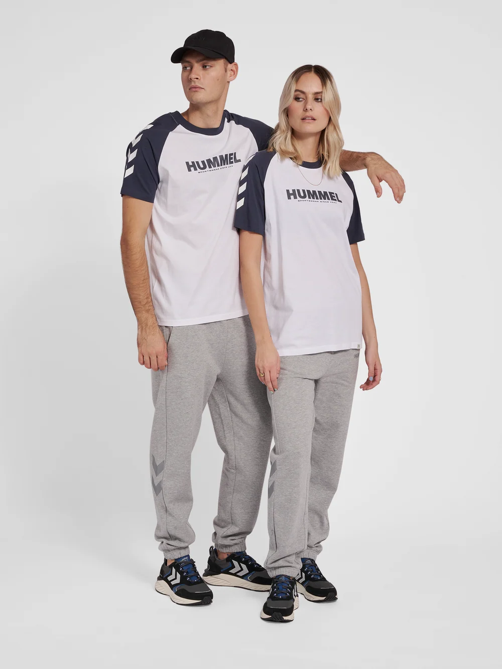 HUMMEL LOGO PRINT T-SHIRT BLUE NIGHTS, in WHITE