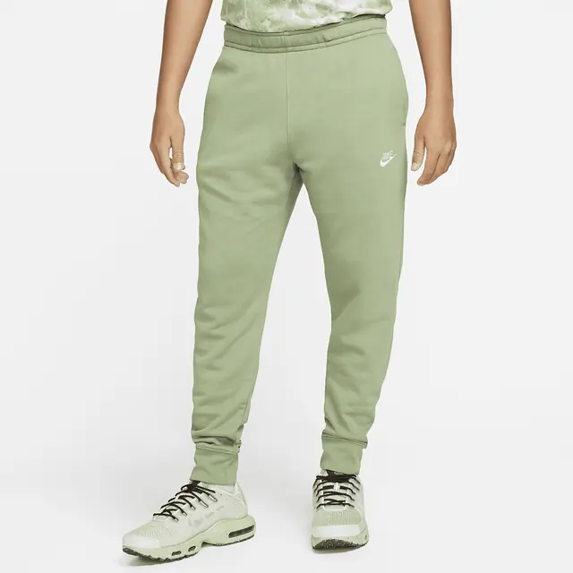 NIKE AS M NSW CLUB JGGR FT in OIL GREEN/OIL GREEN/WHITE