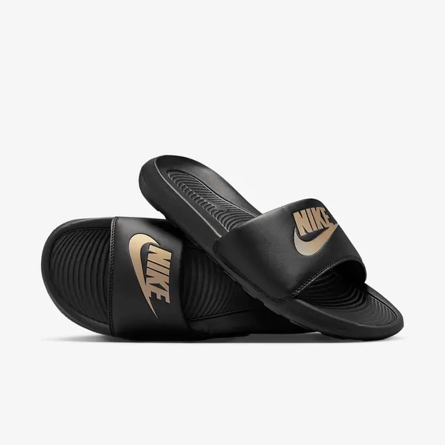 NIKE VICTORI ONE SLIDE in BLACK/METALLIC GOLD-BLACK