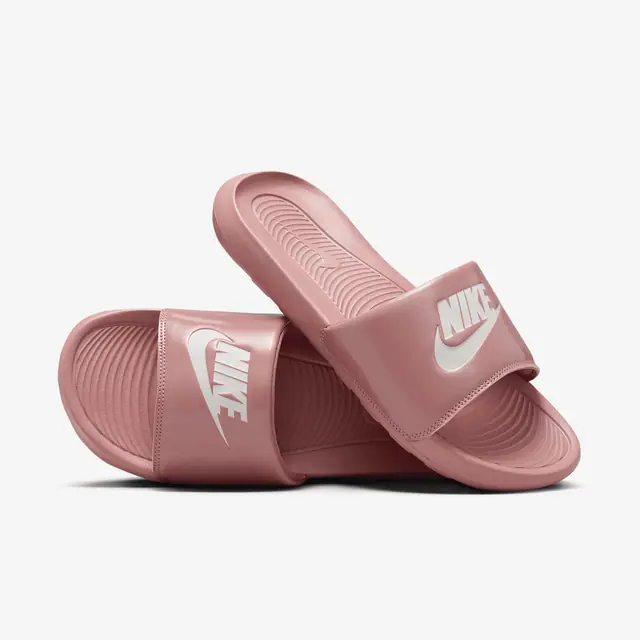 W NIKE VICTORI ONE SLIDE in CANYON PINK/PARTICLE ROSE-CANYON PINK