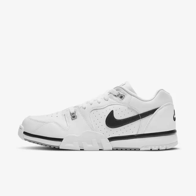 NIKE CROSS TRAINER LOW in WHITE/BLACK-PARTICLE GREY