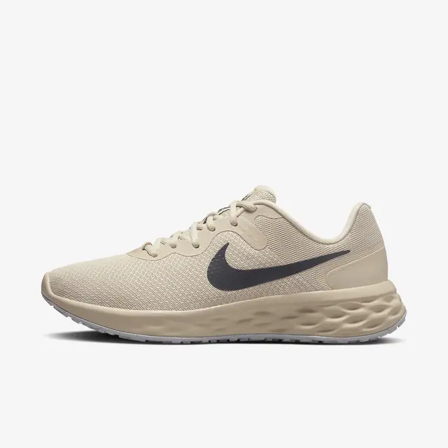 NIKE REVOLUTION 6 NN in OATMEAL/GRIDIRON-OXYGEN PURPLE