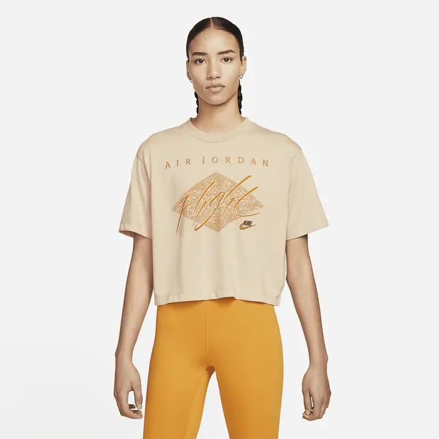 NIKE W J ESSEN BOXY TEE in WHITE ONYX