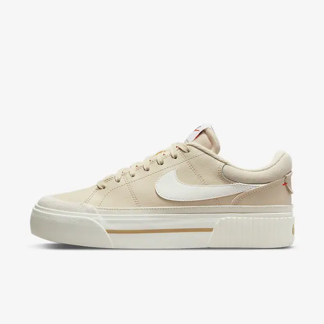 WMNS NIKE COURT LEGACY LIFT in PEARL WHITE/PHANTOM-SAIL-TEAM ORANGE
