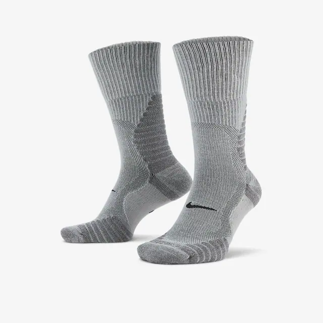NIKE U NK OUTDOOR CSH CRW 1PR 144 in LT SMOKE GREY/IRON GREY/BLACK