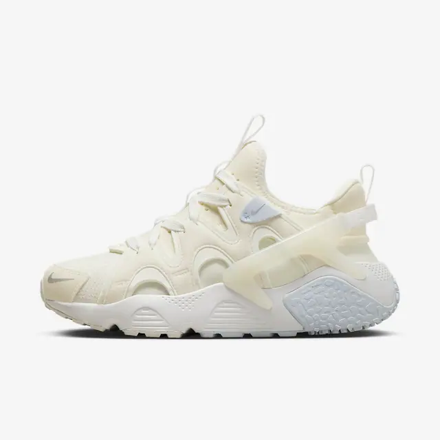 W NIKE AIR HUARACHE CRAFT in SUMMIT WHITE/WOLF GREY-FOOTBALL GREY