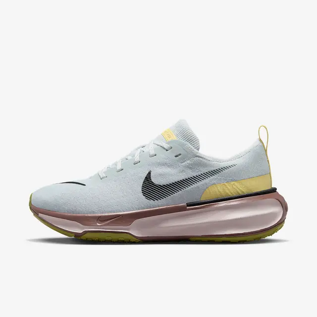 NIKE WMNS ZOOMX INVINCIBLE RUN FK 3 in PHOTON DUST/BLACK-SUMMIT WHITE
