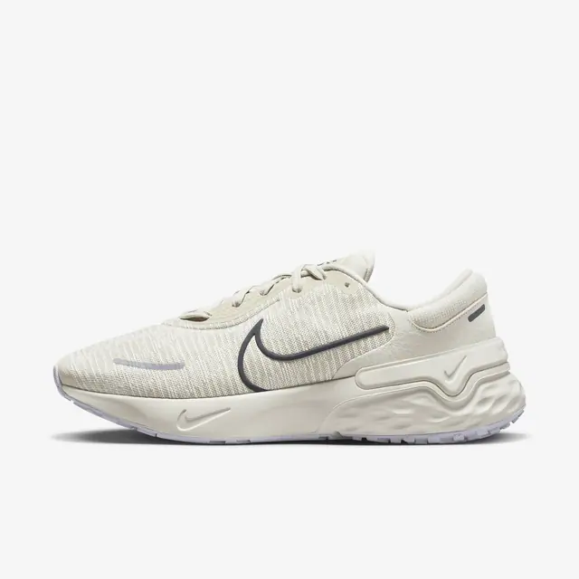NIKE RENEW RUN 4 in LT OREWOOD BRN/GRIDIRON-SAIL