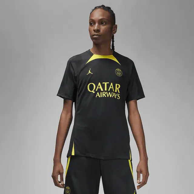 NIKE PSG MNK DF STRK SS TOP KKS 4TH in BLACK/BLACK/TOUR YELLOW/TOUR YELLOW
