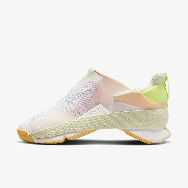 NIKE GO FLYEASE in SEA GLASS/LIGHT SILVER-GUAVA ICE