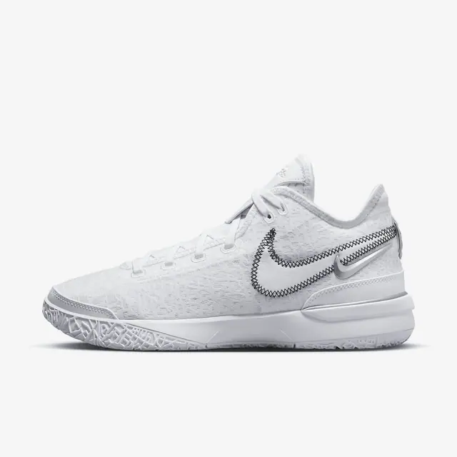 NIKE ZOOM LEBRON NXXT GEN EP in WHITE/METALLIC SILVER-BLACK