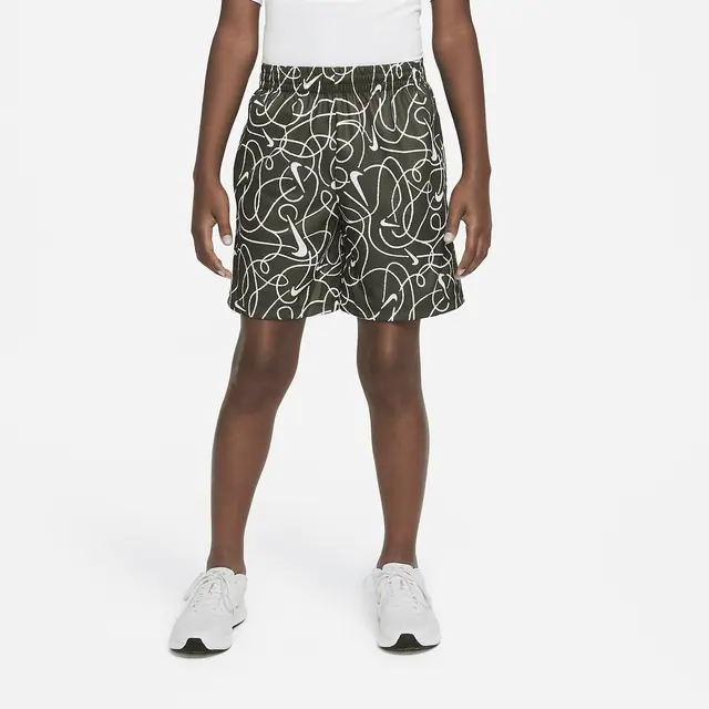 NIKE B NK DF MULTI + SHORT SSNL in CARGO KHAKI