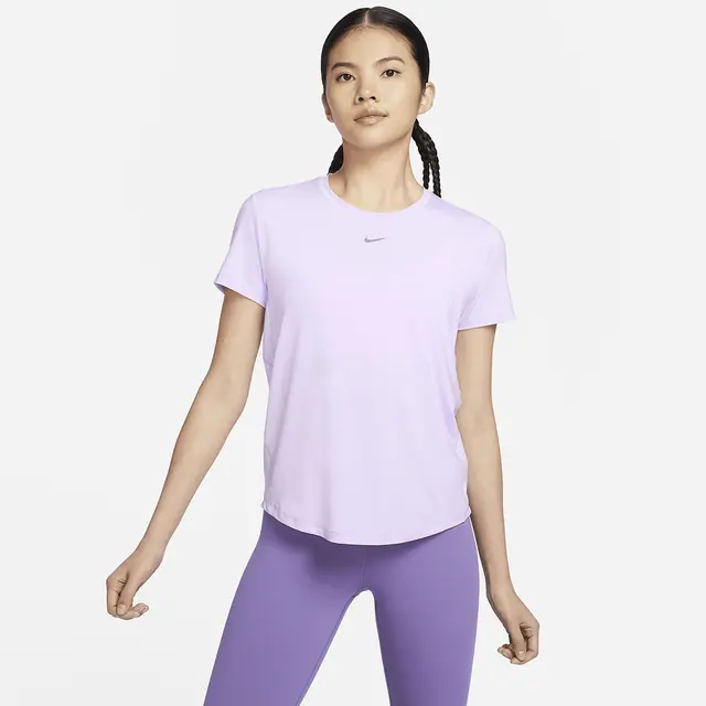 NIKE AS W NK ONE CLASSIC DF SS TOP in LILAC BLOOM BLACK