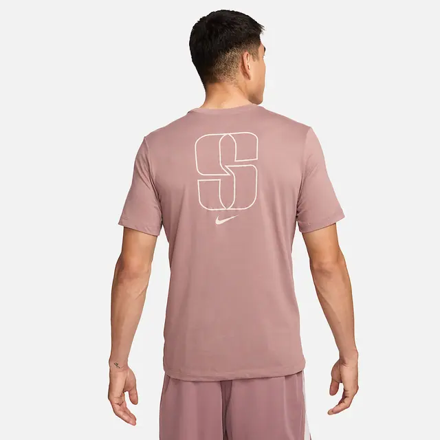 NIKE M NK DF TEE SABRINA in SMOKEY MAUVE