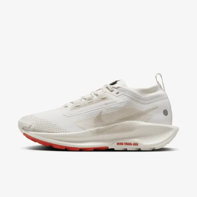 NIKE W PEGASUS TRAIL 5 GTX in SAIL/LT OREWOOD BRN-PICANTE RED