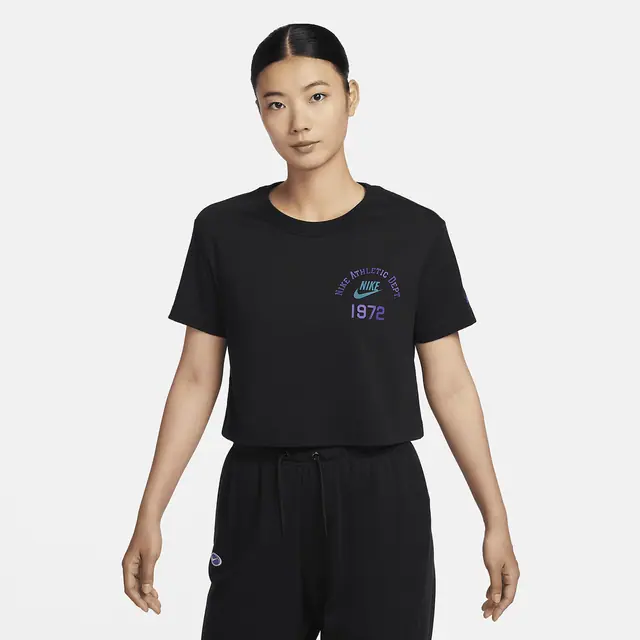 NIKE AS W NSW TEE CROP NCPS in BLACK/FIELD PURPLE