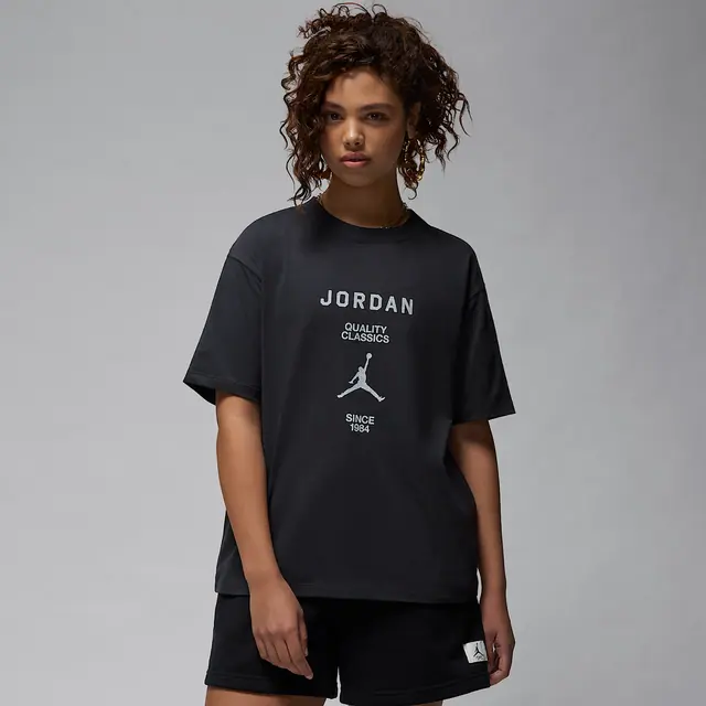 NIKE W J SS GF GFX TEE JQC in OFF NOIR/SAIL