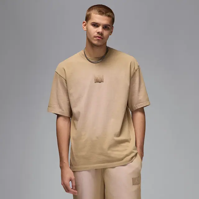 NIKE M J FLT ESS WSH 85 SS CRW in DESERT CAMO