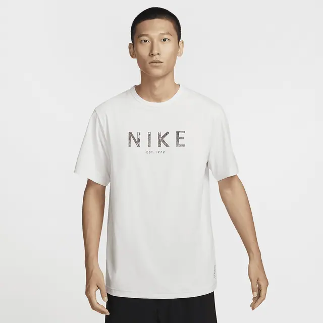 NIKE AS M NK DF UV HYVERSE SS ITS in PHANTOM/OFF NOIR/CARGO KHAKI