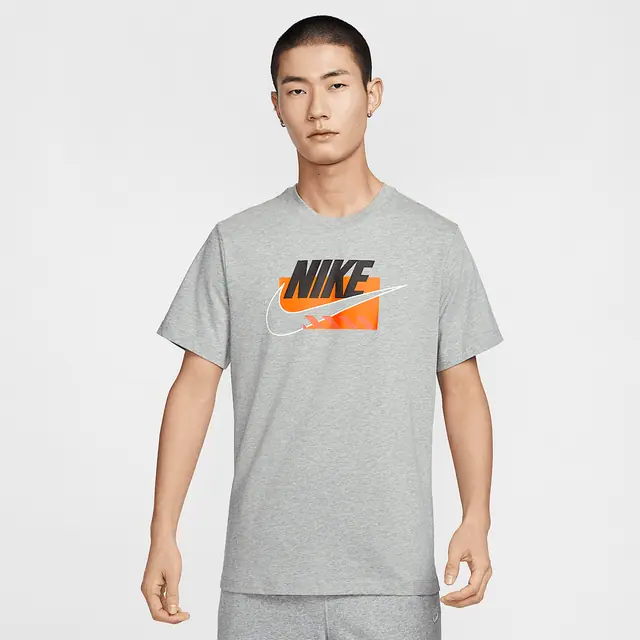 NIKE AS M NSW TEE SP BRDMK HBR FS in DK GREY HEATHER