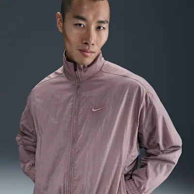 NIKE AS M NK CLUB WVN TRK JKT OS OP in TAUPE GREY/LT LEMON TWIST/TAUPE GREY