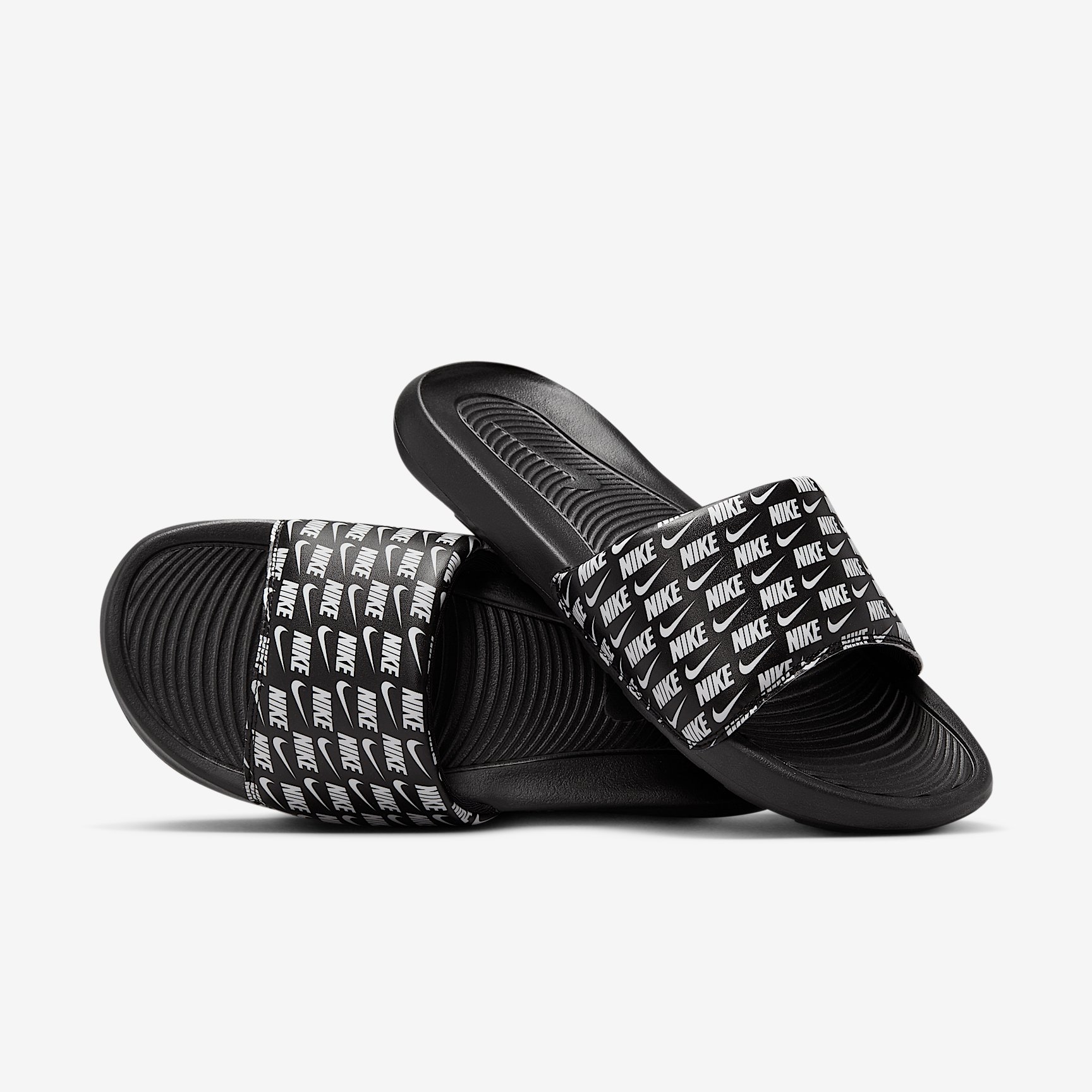 NIKE VICTORI ONE SLIDE PRINT in BLACK/WHITE
