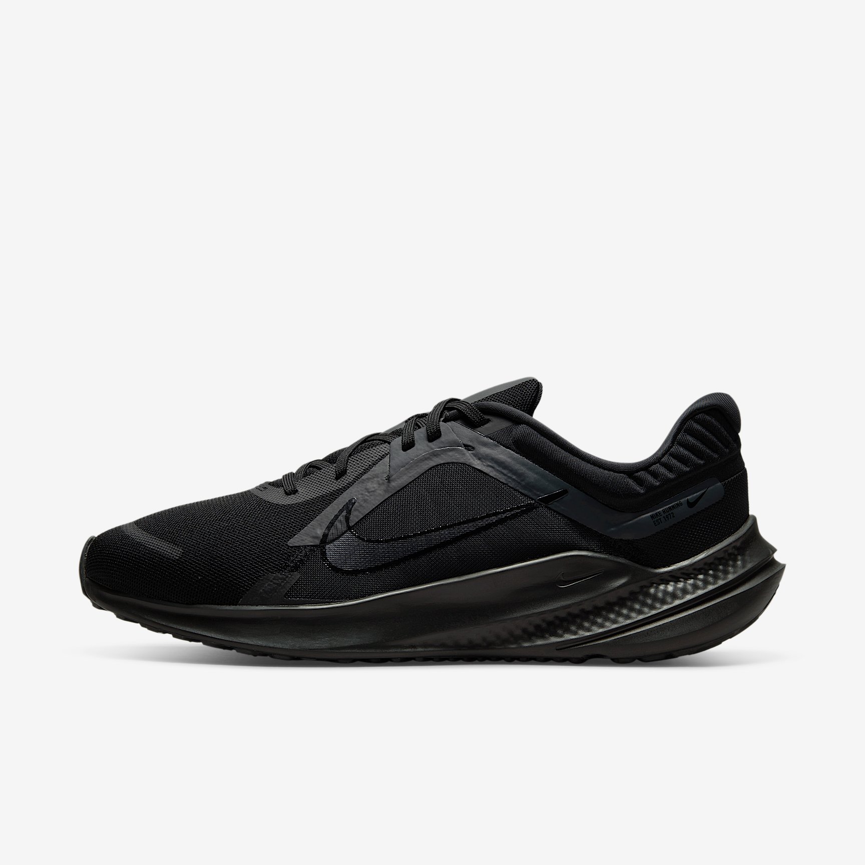 NIKE QUEST 5 in BLACK DK SMOKE GREY