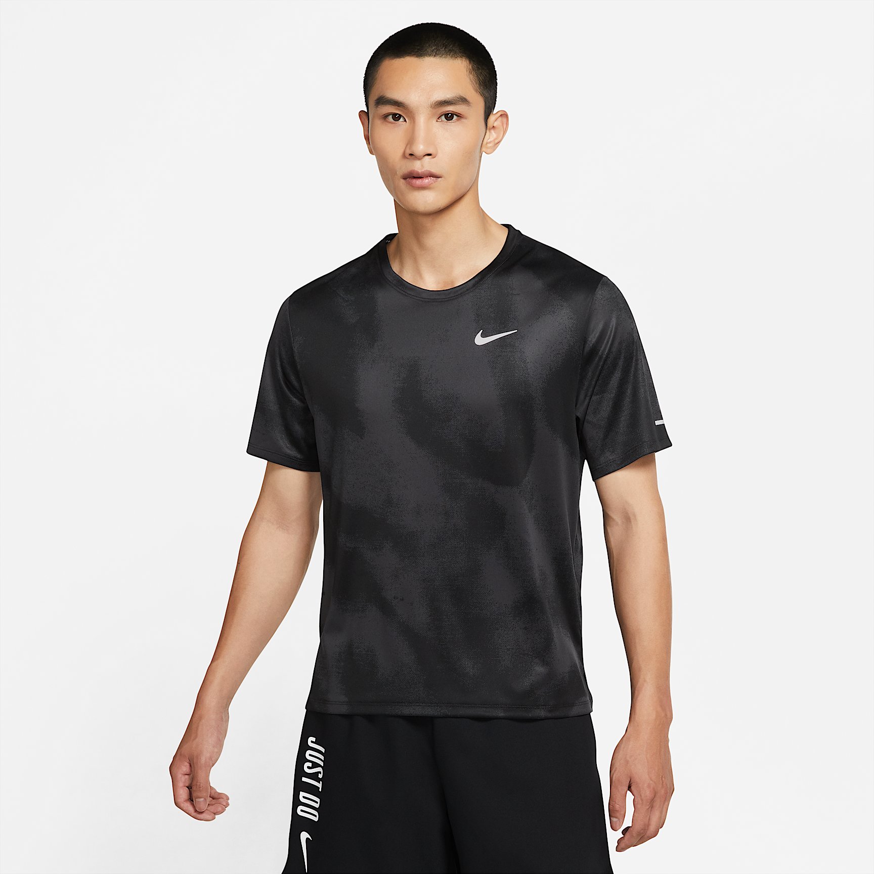 NIKE AS M NK DF WILD RUN MILER PR in OFF NOIR/REFLECTIVE SILV