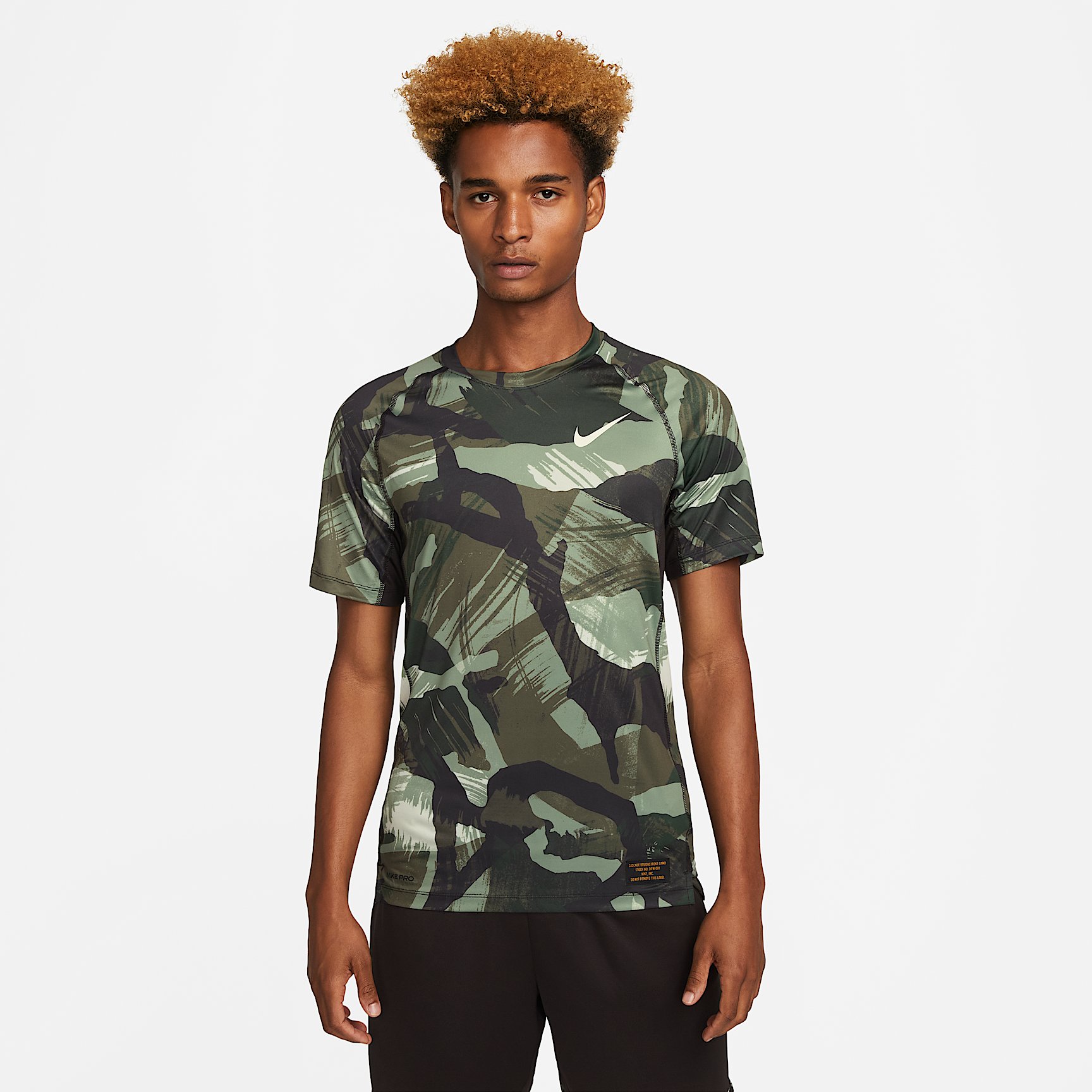 NIKE AS M NP DF SS SLIM TOP CAMO in VELVET BROWN/COCONUT MILK