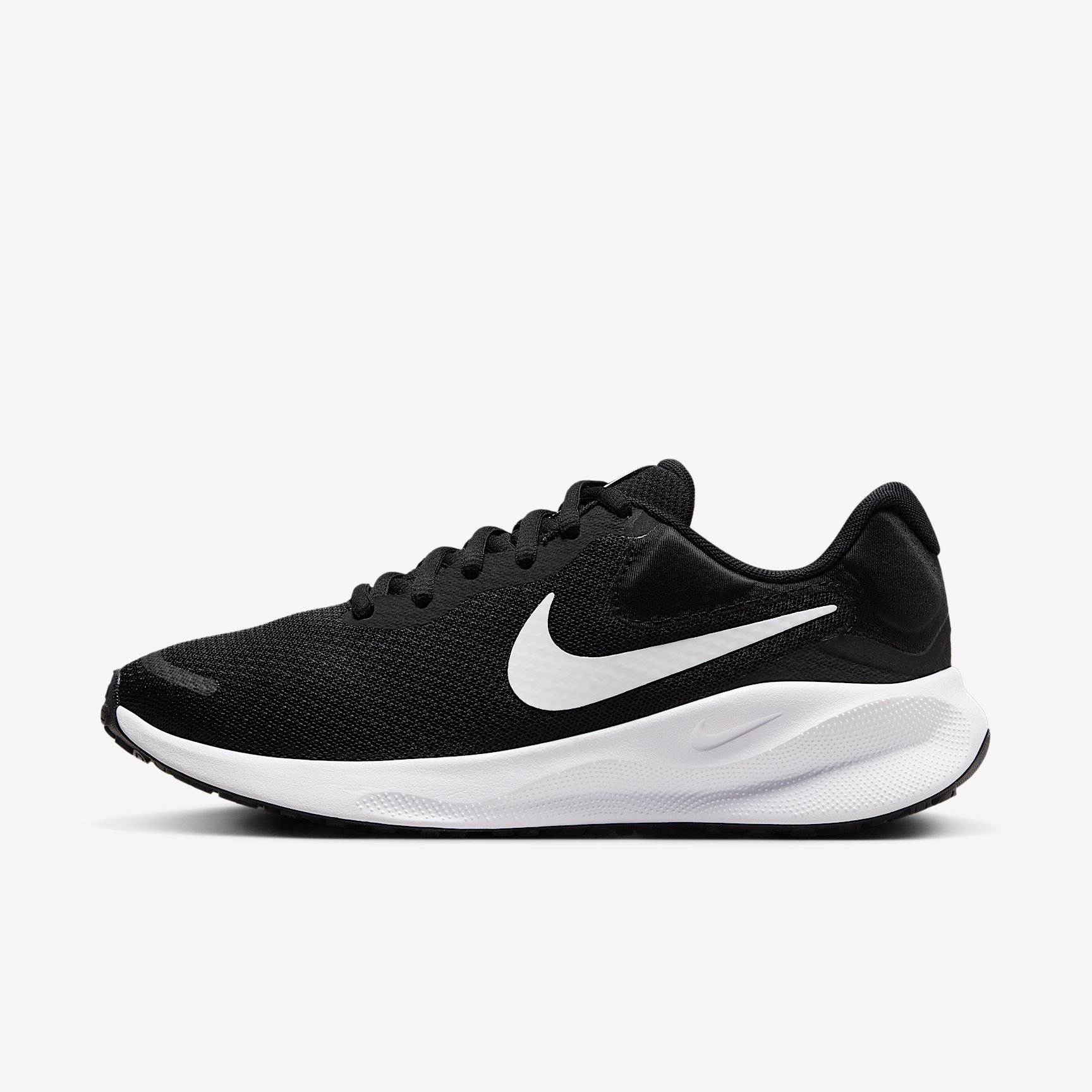 W NIKE REVOLUTION 7 in BLACK WHITE