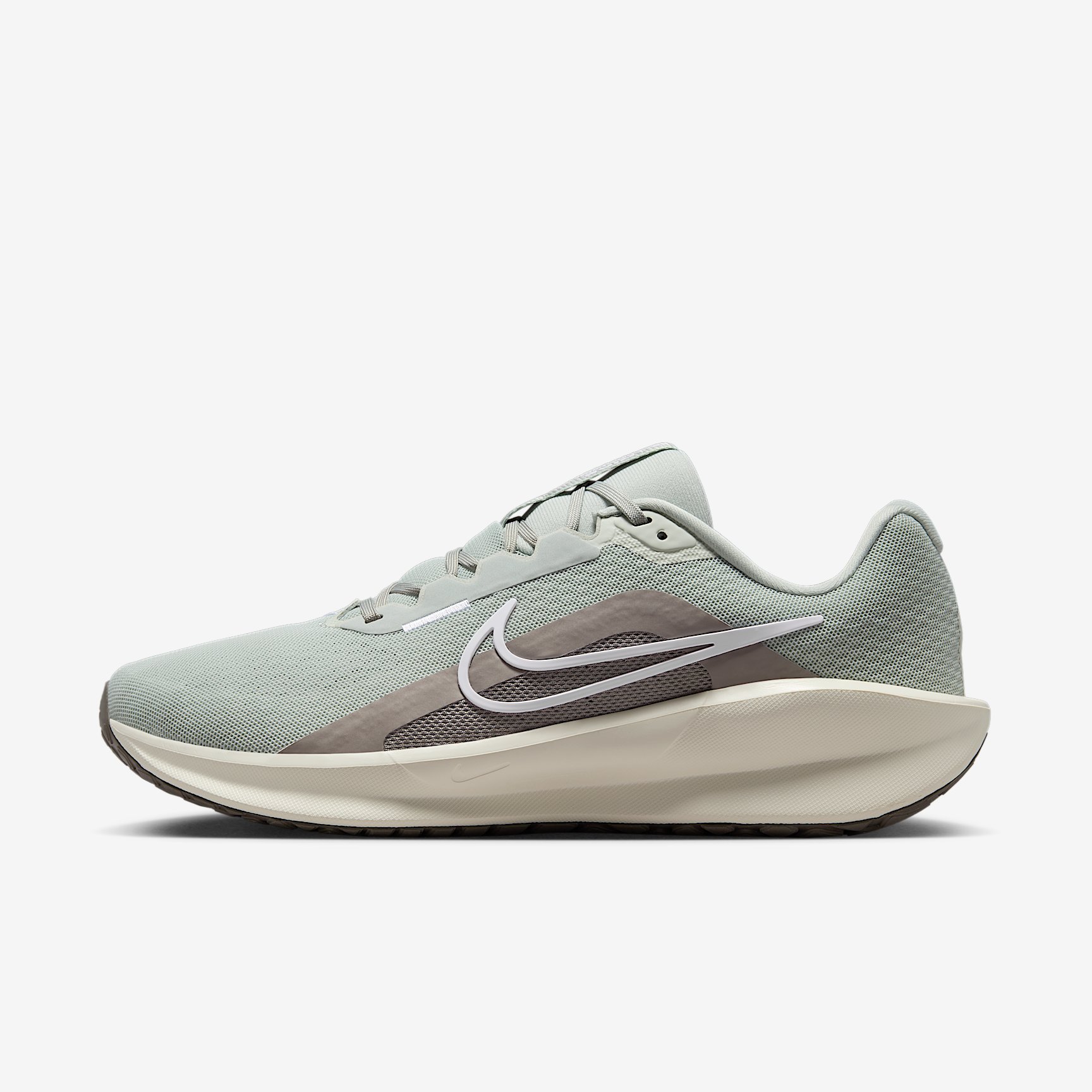 NIKE DOWNSHIFTER 13 in LIGHT SILVER WHITE-COLLEGE GREY-SAIL