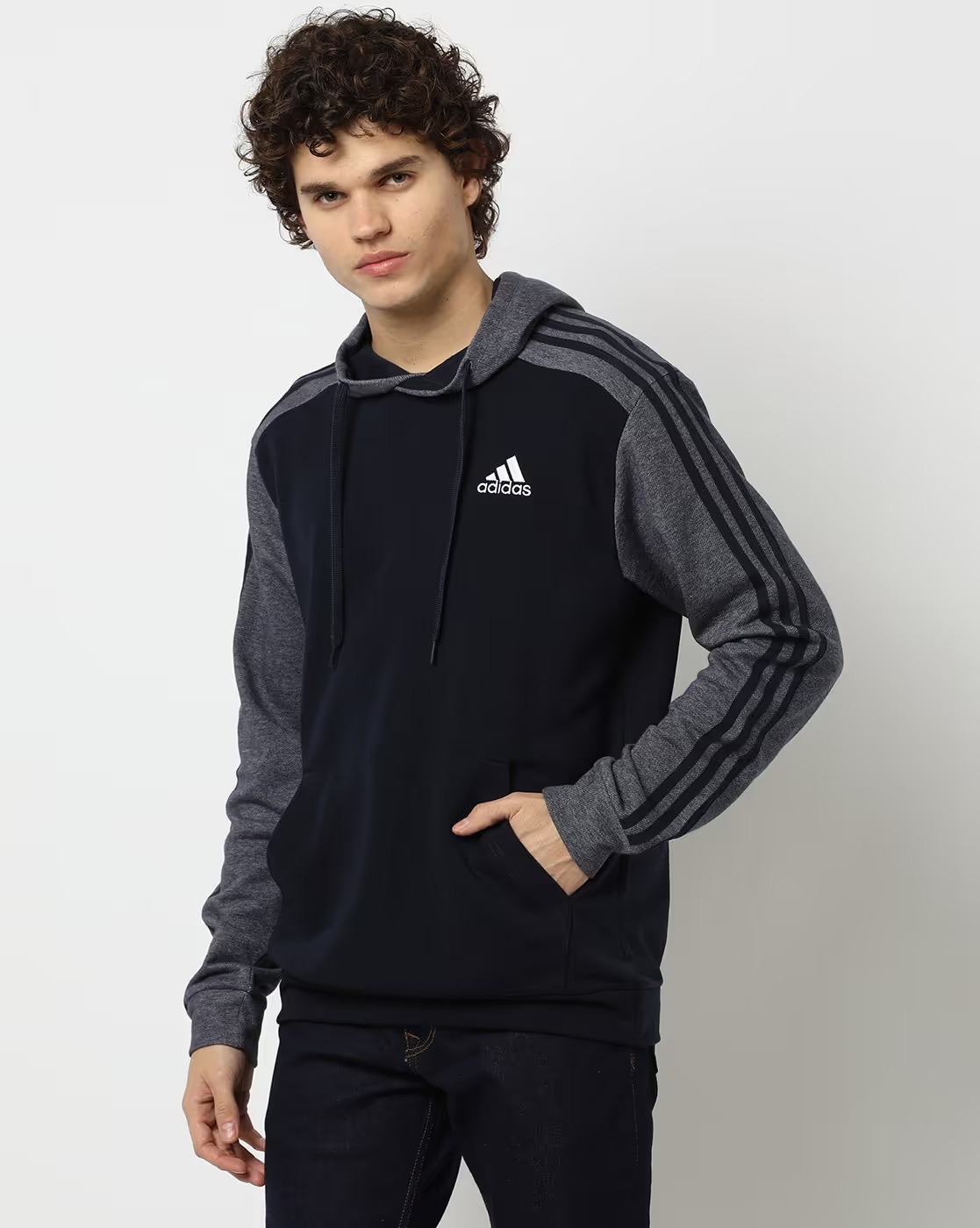 ADIDAS MEN HOODED FULL SLEEVES PULLOVER STRIPED SWEATSHIRT in Standard